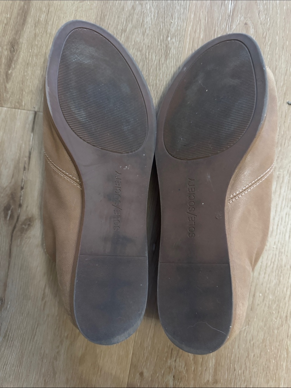 Sole society natural leather flats. Size 9. Like new! So comfortable. - Picture 3 of 6